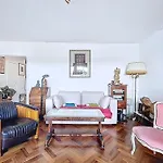 Apartment With Balcony Overlooking The Eiffel Tower